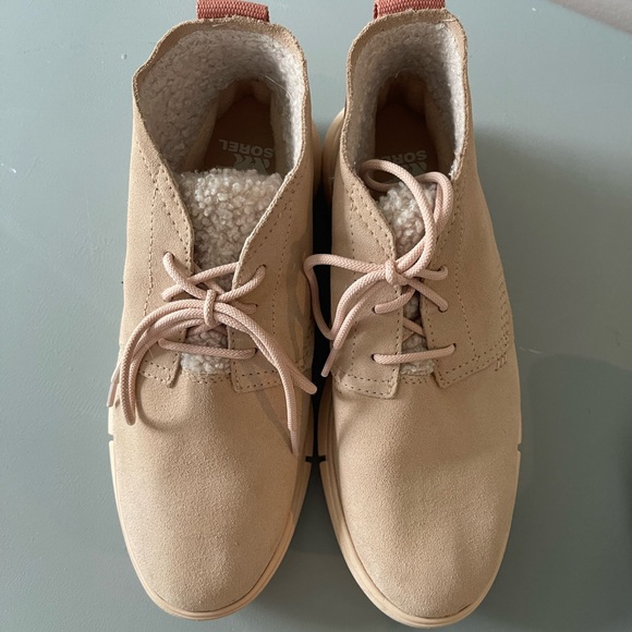 Sorel Explorer II Drift Waterproof Suede Ankle Boots, light beige 8.5M women’s - Picture 2 of 7